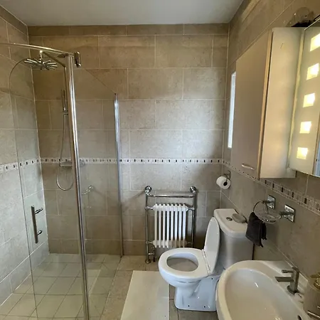 The Station House, - Whole Property, 4 Bedrooms Casa vacanze