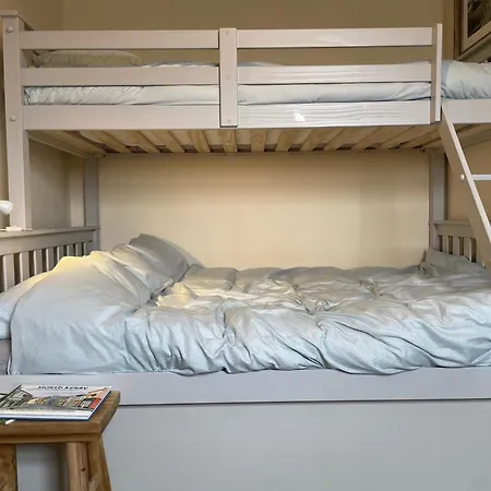 The Station House, - Whole Property, 4 Bedrooms Casa vacanze *