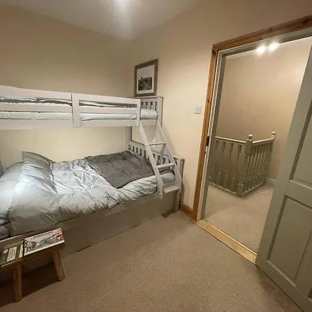 The Station House, - Whole Property, 4 Bedrooms Casa vacanze *