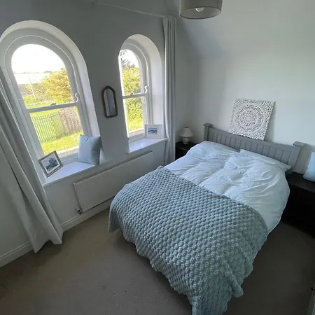 The Station House, - Whole Property, 4 Bedrooms *